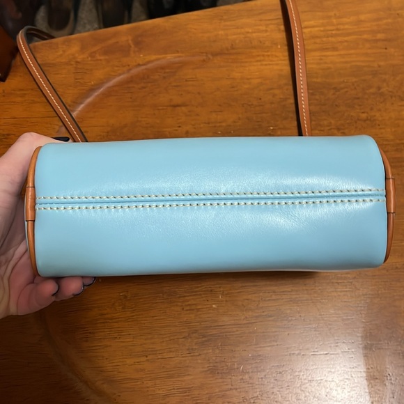 Dooney & Bourke crossbody - Picture 3 of 10
